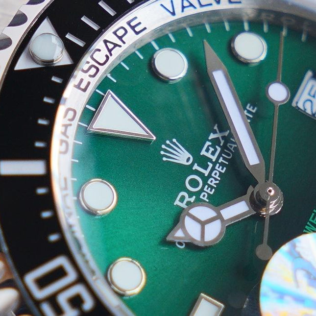 SEA-DWELLER CUSTOM DEEP GREEN DIAL