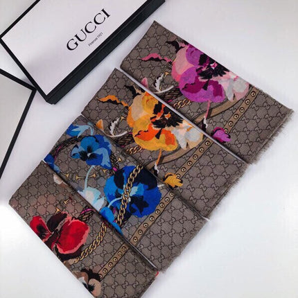GUCCI 25S SCARF 140 IN CASHMERE 740371