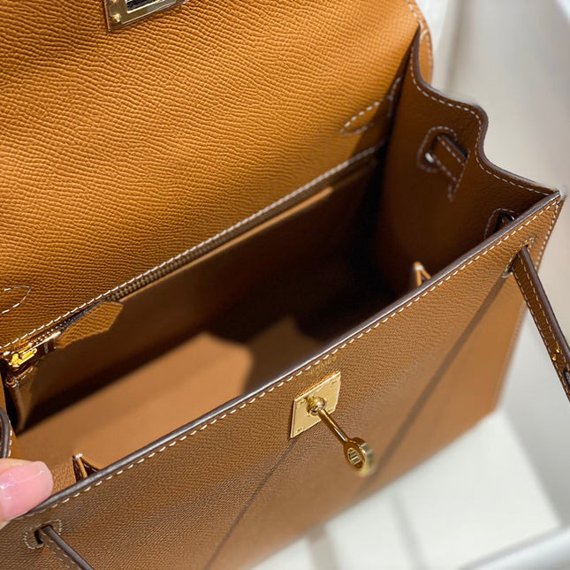 KELLY 28CM IN GOLD EPSOM CALFSKIN GOLD HARDWARE