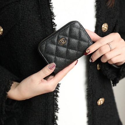 CC ZIPPED COIN BASIC PURSE 11 BLACK CALFSKIN WITH GOLD ICON