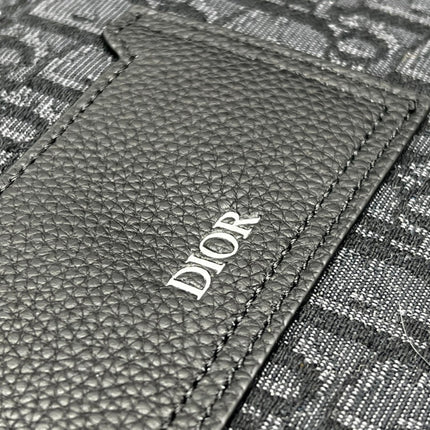 SADDLE 28 BAG IN BLACK OBLIQUE JACQUARD