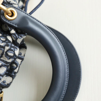 LADY 24 BASKET BAG IN BLACK OBLIQUE JACQUARD MIX BEIGE WICKER