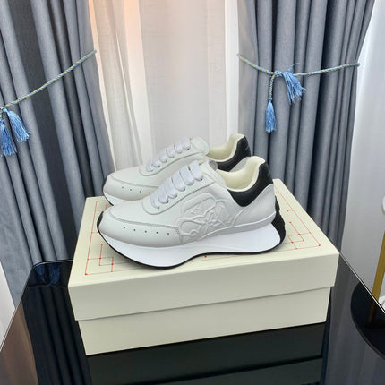 SPRINT RUNNER LOW-TOP IN WHITE CALFSKIN EMBOSSED LOGO