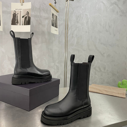 BV LUG CHELSEA BOOT IN BLACK CALFSKIN