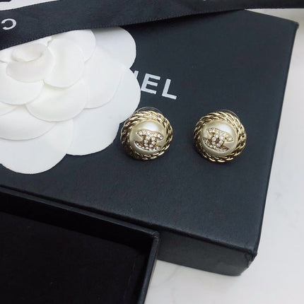 CHANEL 26S DOUBLE C LOGO VINTAGE ROPE BORDER STUD EARRINGS IN GOLD METAL 633329