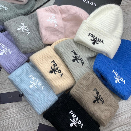 BEANIE HAT IN BLACK WOOL 108753