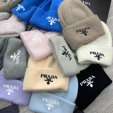 BEANIE HAT IN BLACK WOOL 108753