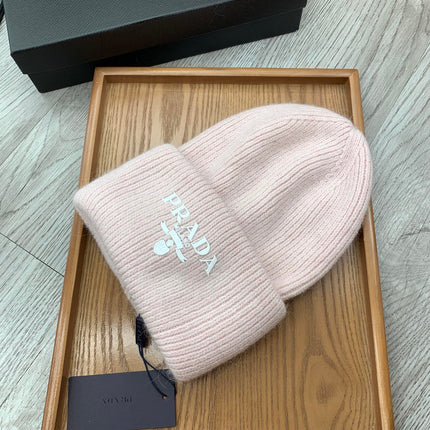 BEANIE HAT IN SOLF PINK WOOL 108751
