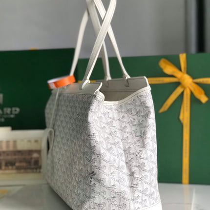 BELLECHASSE BIAUDE PM BAG 36 IN WHITE GOYARDINE CANVAS AND CALFSKIN TRIM