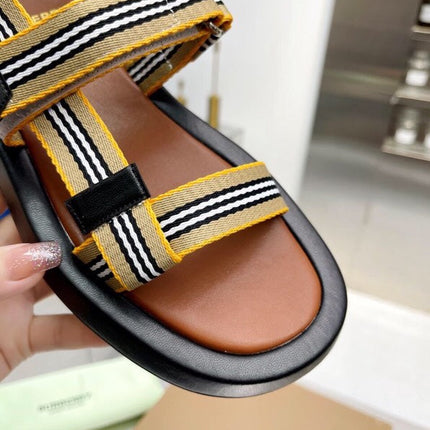 BURBERRY 26S STRAP FLAT SANDALS IN CARAMEL BROWN CALFSKIN AND FABRIC
