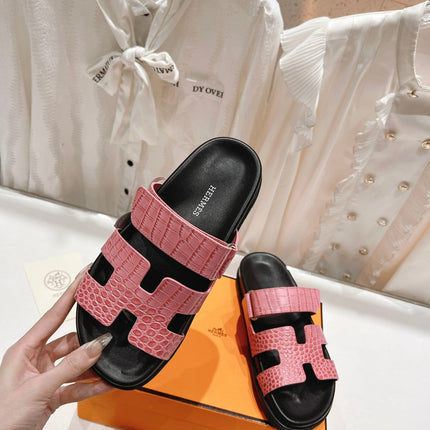 CHYPRE SANDAL BLACK AND BRIGHT PINK LAMBSKIN