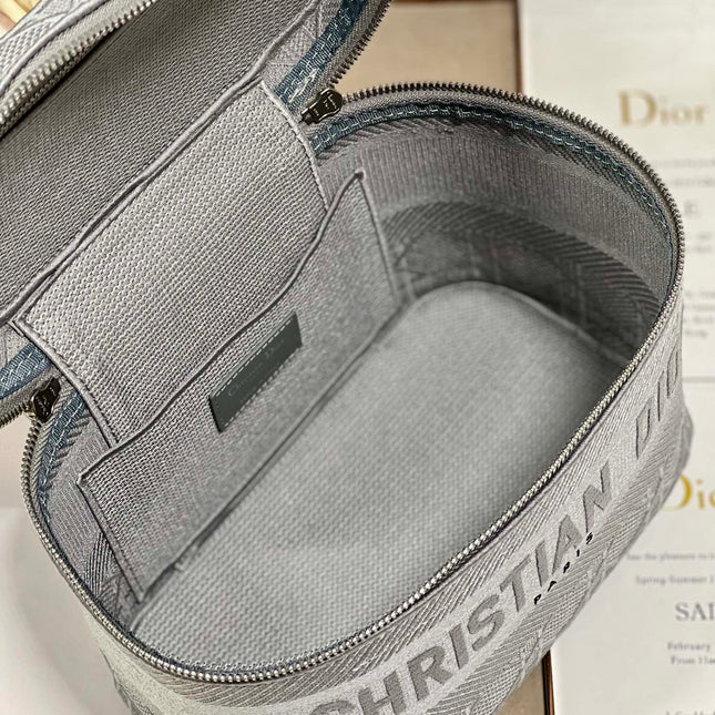 SMALL 25 TRAVEL VANITY CASE WITH SHOULDER STRAP DOVE GRAY