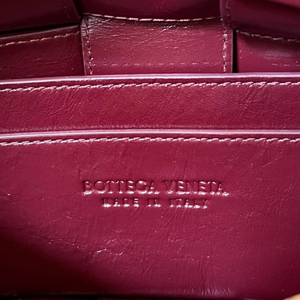 SMALL BRICK CASSETTE 23 IN WINE RED SOFT LAMBSKIN