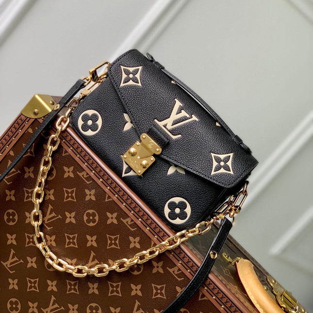 POCHETTE MÉTIS EAST WEST 21 IN BLACK AND BEIGE MONOGRAM EMPREINTE CALFSKIN EMBOSSED LOGO