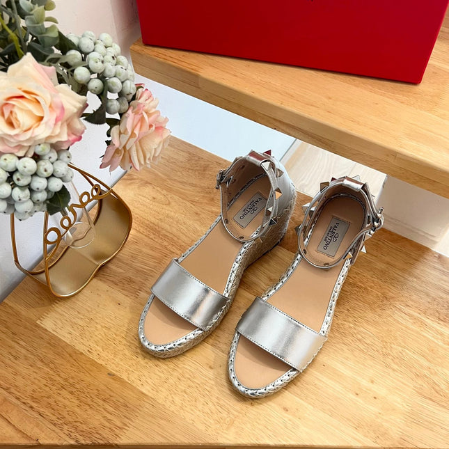 VALENTINO 26S WEDGE SANDALS IN SILVER METALLIC CALFSKIN