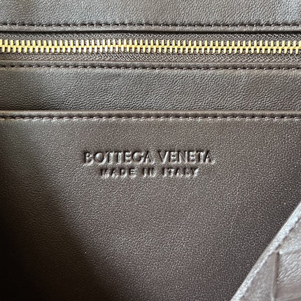 SMALL ANDIAMO 29 IN DARK BROWN LAMBSKIN