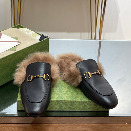 HORSEBIT MULE IN BLACK CALFSKIN AND LAMB WOOL LINING