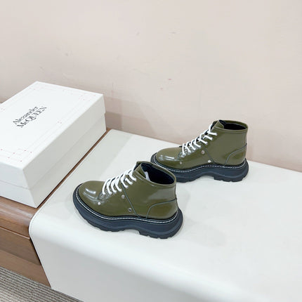 MCQUEEN LEATHER ANKLE BOOT IN OLIVE GREEN LAMBSKIN