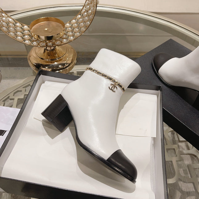 MID-HEEL ANKLE BOOTS IN WHITE SMOOTH CALFSKIN