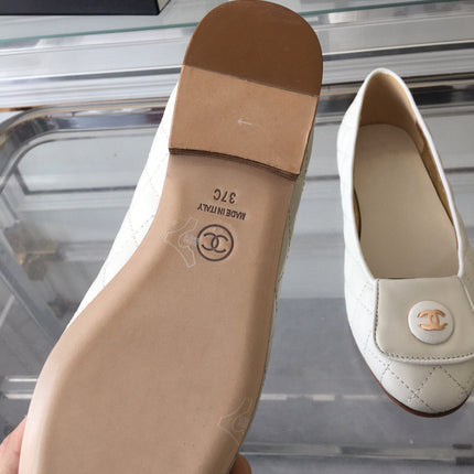 ballet flat quilted white gold cc lock