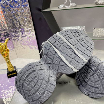 3XL SNEAKER IN ALL GRAY MESH AND POLYURETHANE