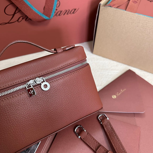 EXTRA POCKET L19 IN GARNET RED CALFSKIN WITH SILVER HARDWARE