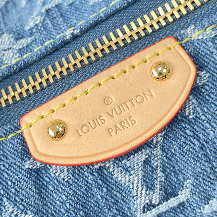 HILLS POCHETTE 18 IN BLUE MONOGRAM DENIM