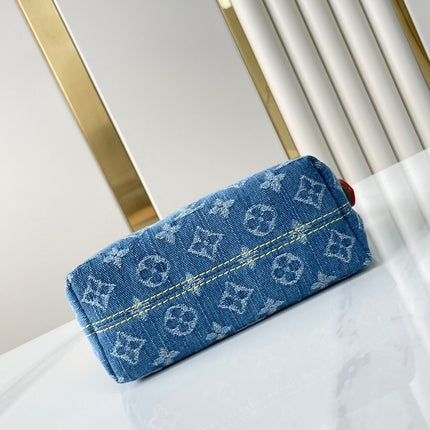 HILLS POCHETTE 18 IN BLUE MONOGRAM DENIM