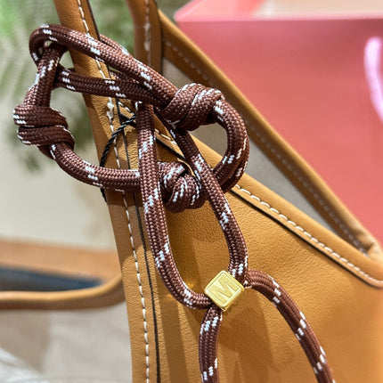 TOTE 30 BAG IN CARAMEL BROWN CALFSKIN