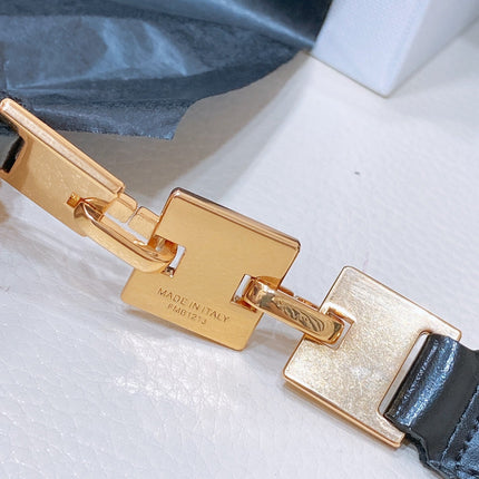 CL SMALL 18 MM GOURMETTE TRIOMPHE ADJUSTABLE BELT IN BLACK LEATHER GOLD HARDWARE
