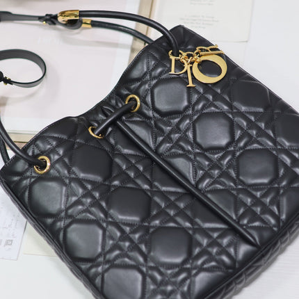 MEDIUM 34 NOLITA BAG IN BLACK MACROCANNAGE CALFSKIN