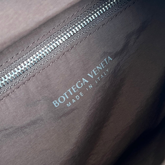 POSTINO BAG 30 IN HICKORY BROWN CALFSKIN