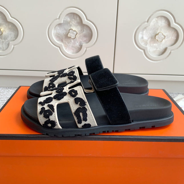 HM 26S CHYPRE SANDALS IN WHITE MIX BLACK SUEDE WITH EMBROIDERED PATTERN STRAP
