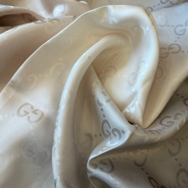 GUCCI 25S SCARF 90 IN SILK 600369