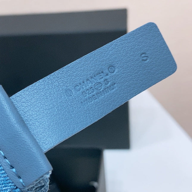 DOUBLE C ELASTIC BELT 30MM IN BLUE DENIM WITH GOLD BUCKLE AND SIDE RHINESTONE DETAILING