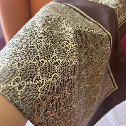 GUCCI 25S SCARF 90 IN SILK 697666