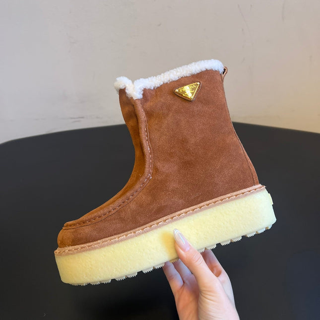 PRADA 25S PLATFORM ANKLE BOOTS 40 MM IN BROWN SUEDE SHEARLING-LINED