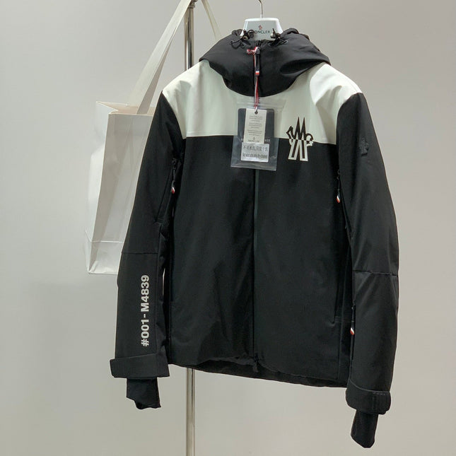 MONCLER 25S JACKET 375