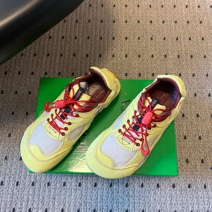 BOTTEGA VENETA 26S SNEAKERS IN LIGHT YELLOW SUEDE AND CREAM WHITE MESH FABRIC