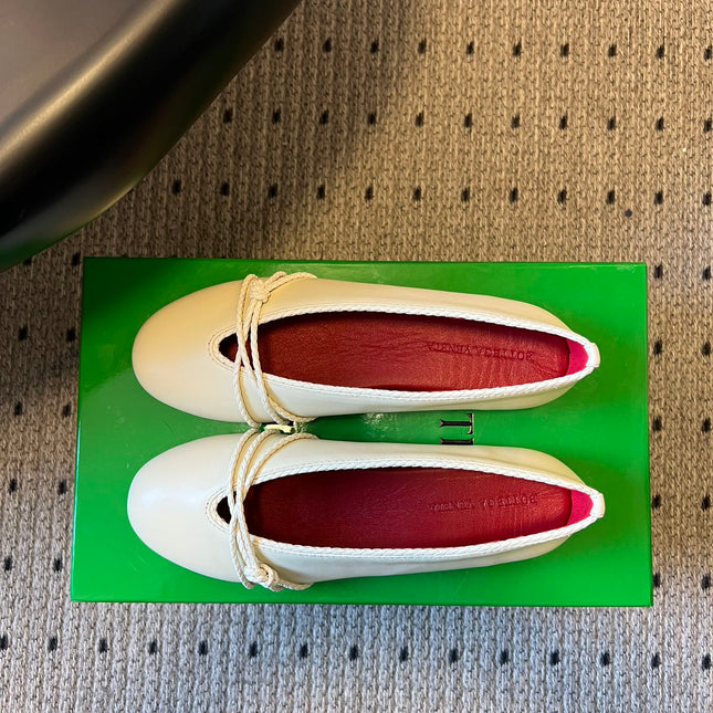 BOTTEGA VENETA 26S ESPADRILLE BALLET FLATS IN WHITE LAMBSKIN