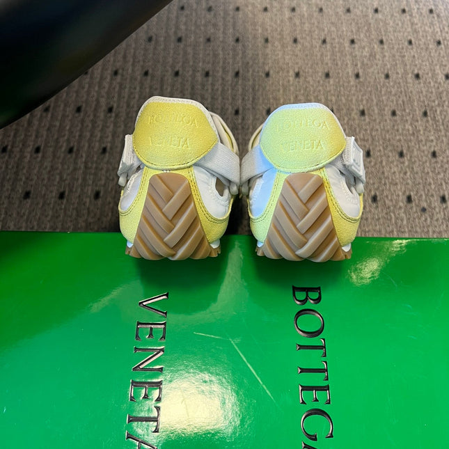 BOTTEGA VENETA 26S MARY JANE SNEAKER IN YELLOW SUEDE AND WHITE FABRIC