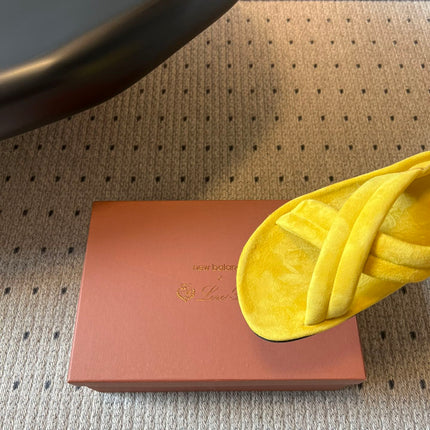 LP 26S CROSS-STRAP SANDALS IN YELLOW SUEDE