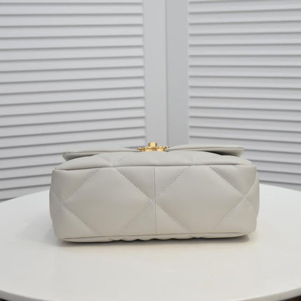 19 FLAP BAG 26CM 9010 CREAM WHITE
