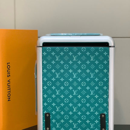 HORIZON 55 SUITCASE IN GREEN