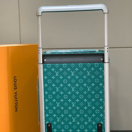 HORIZON 55 SUITCASE IN GREEN