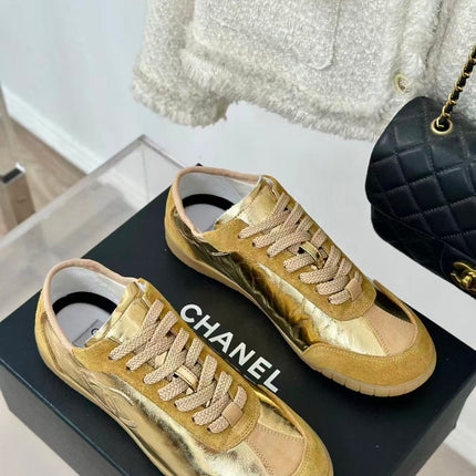 CC SNEAKER TRAINER IN GOLD-TONE CALFSKIN AND SUEDE