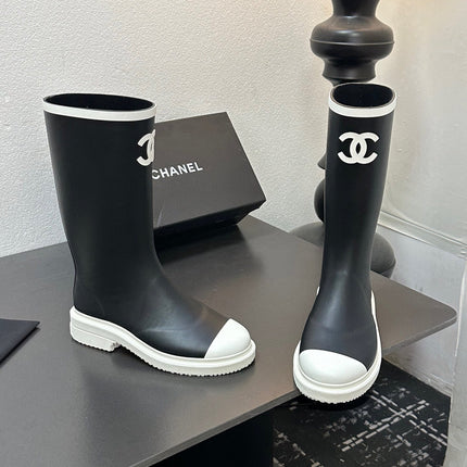 CC RAINBOOTS IN BLACK TPU WHITE LOGO