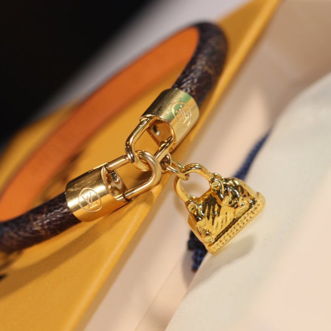SPEEDY CHARM BRACELET