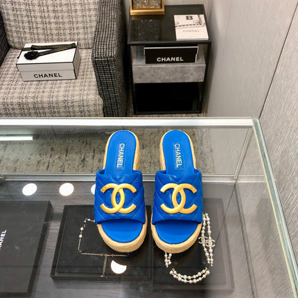THICK SOLE WEDGE SLIPPERS IN COBALT BLUE LAMBSKIN AND BEIGE RUBBER