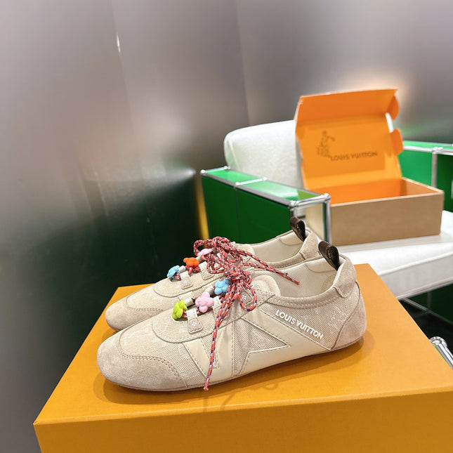 LV 26S SNEAKERS IN BEIGE DENIM AND SUEDE WITH FLOWER CHARM